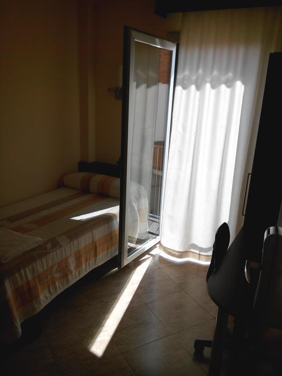 Hostal Sant Sadurni Sant Sadurní dʼAnoia Eksteriør billede