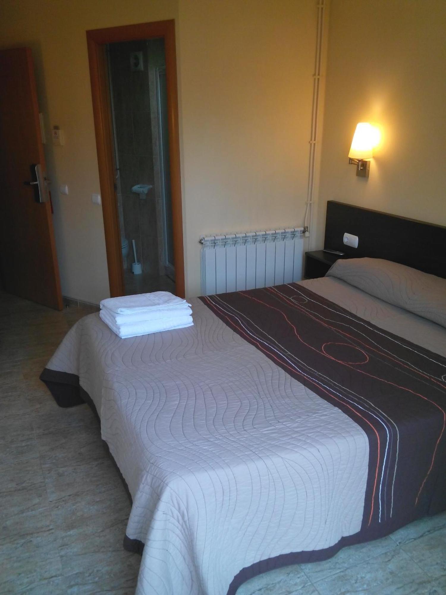 Hostal Sant Sadurni Sant Sadurní dʼAnoia Værelse billede