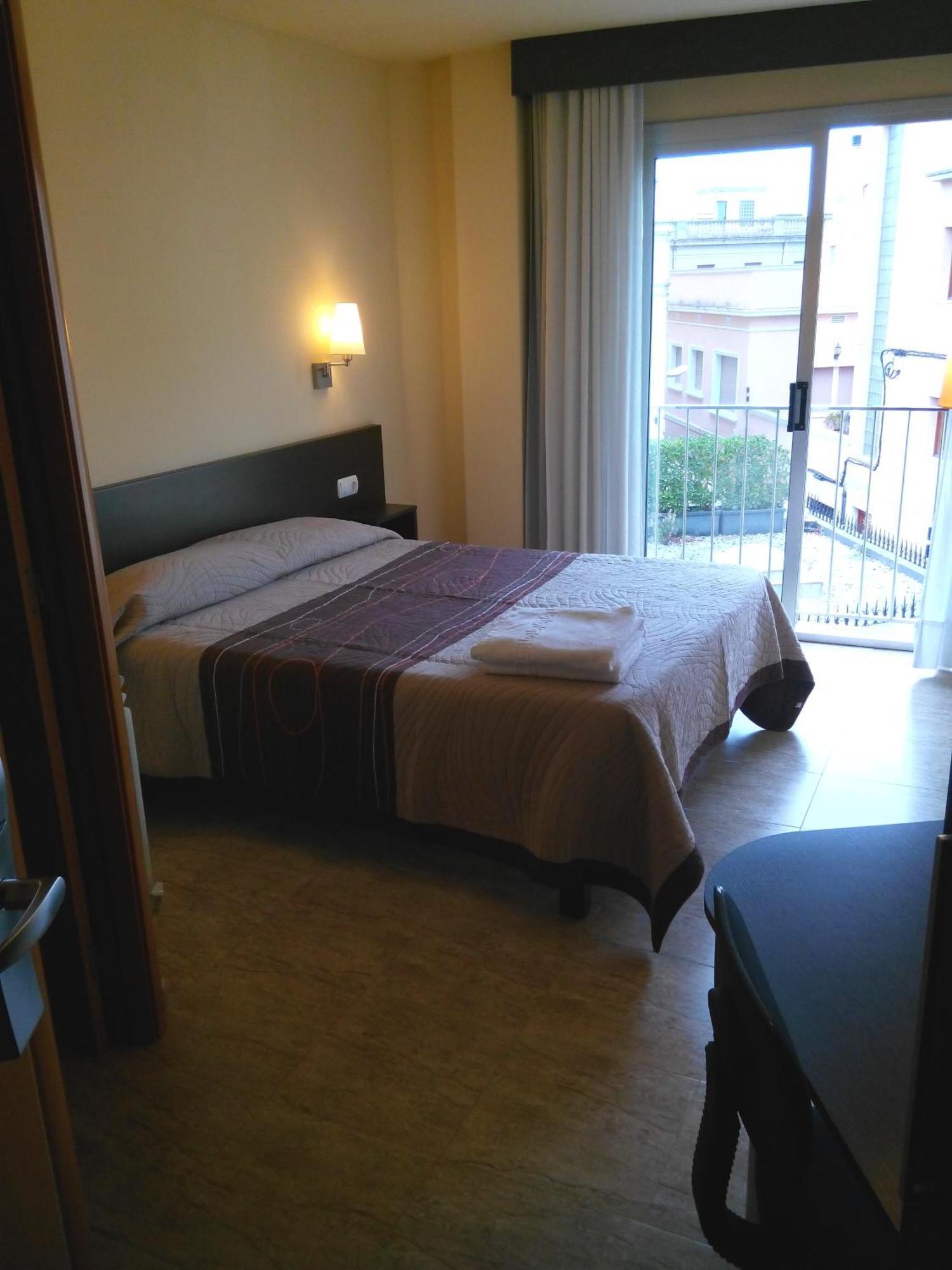 Hostal Sant Sadurni Sant Sadurní dʼAnoia Værelse billede