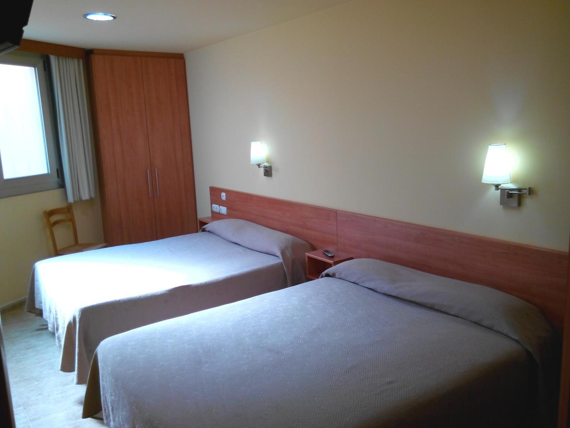 Hostal Sant Sadurni Sant Sadurní dʼAnoia Eksteriør billede