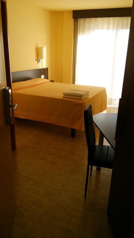 Hostal Sant Sadurni Sant Sadurní dʼAnoia Eksteriør billede