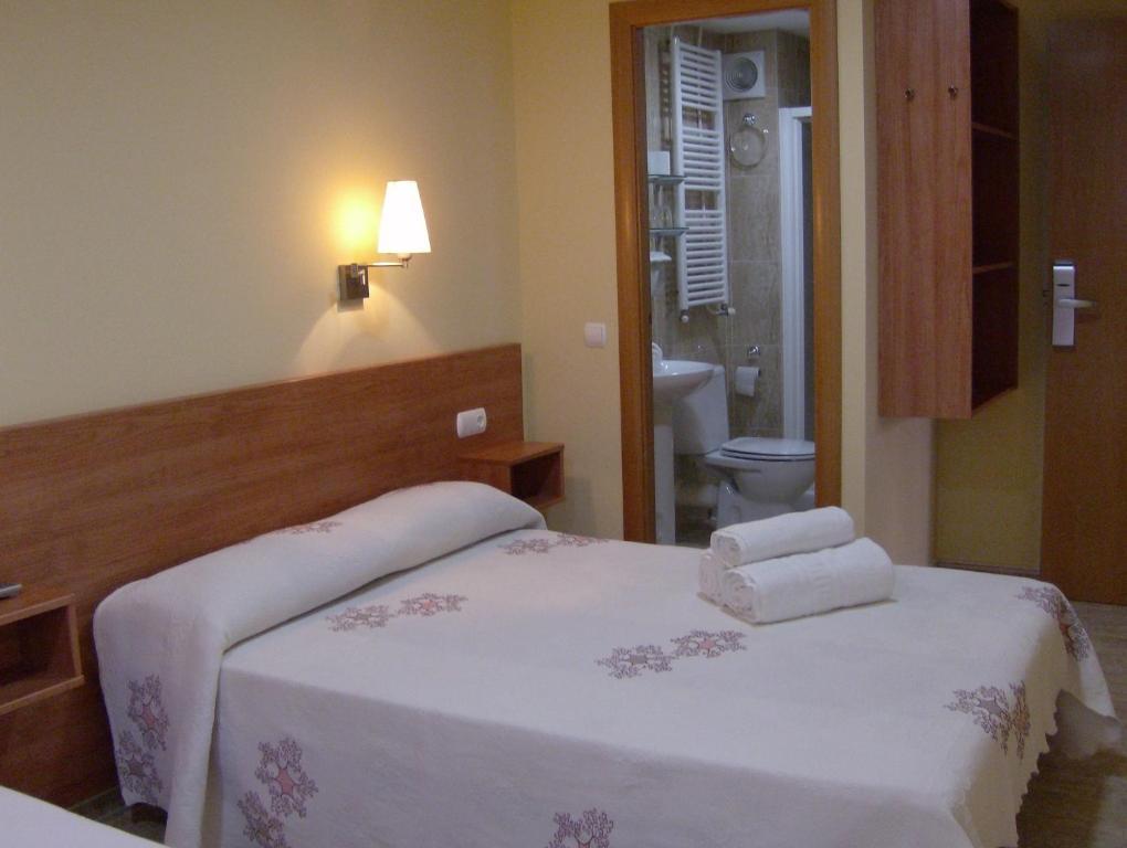 Hostal Sant Sadurni Sant Sadurní dʼAnoia Værelse billede