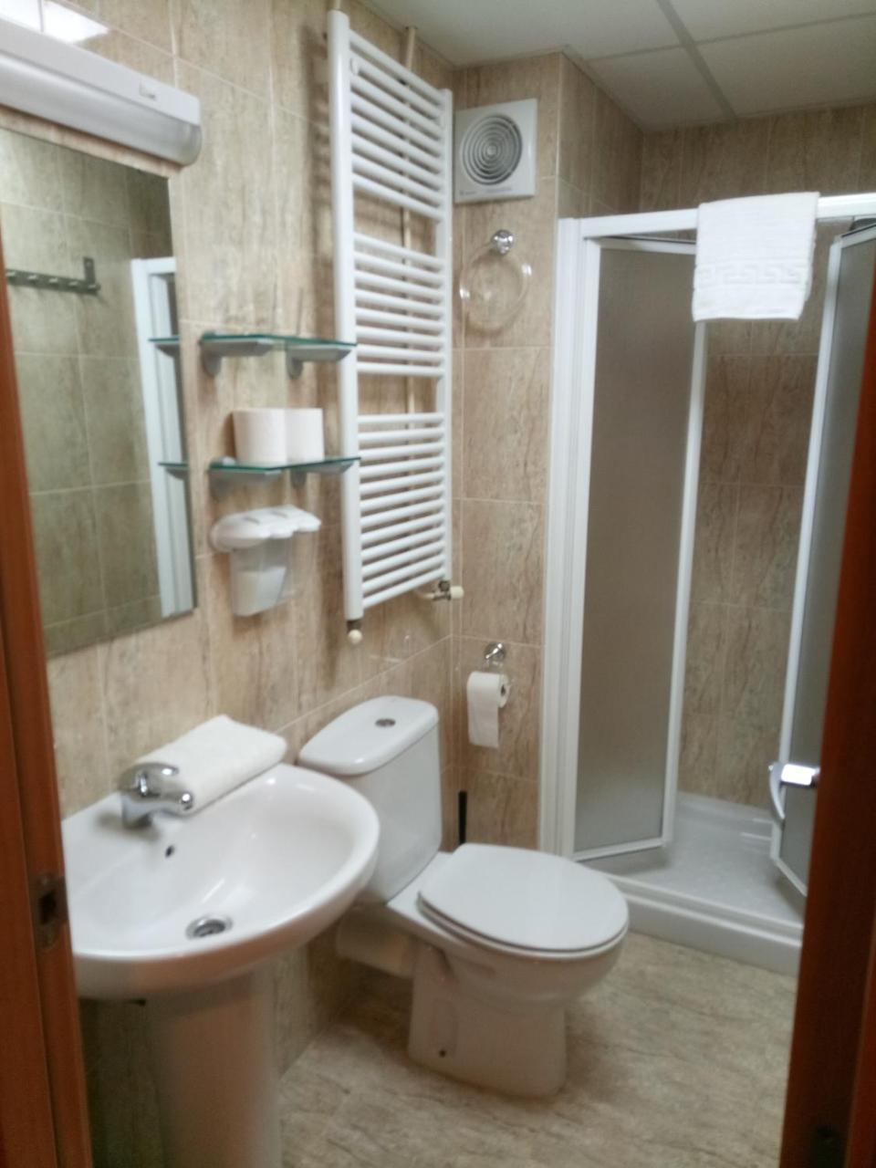 Hostal Sant Sadurni Sant Sadurní dʼAnoia Værelse billede